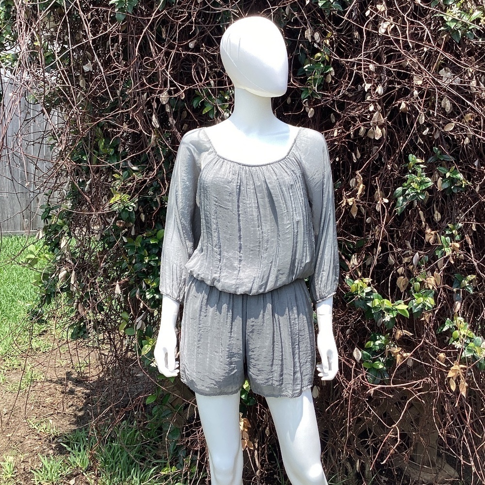 SOFIA By Sofia Vergara Italian Made Smoke Gray Silk Blend Lined Short Romper
